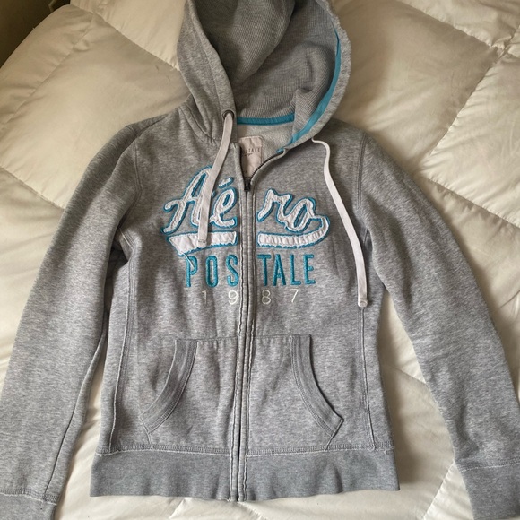 Aeropostale Sweaters - Aeropostale Heather Gray Hoodie with Blue Accents